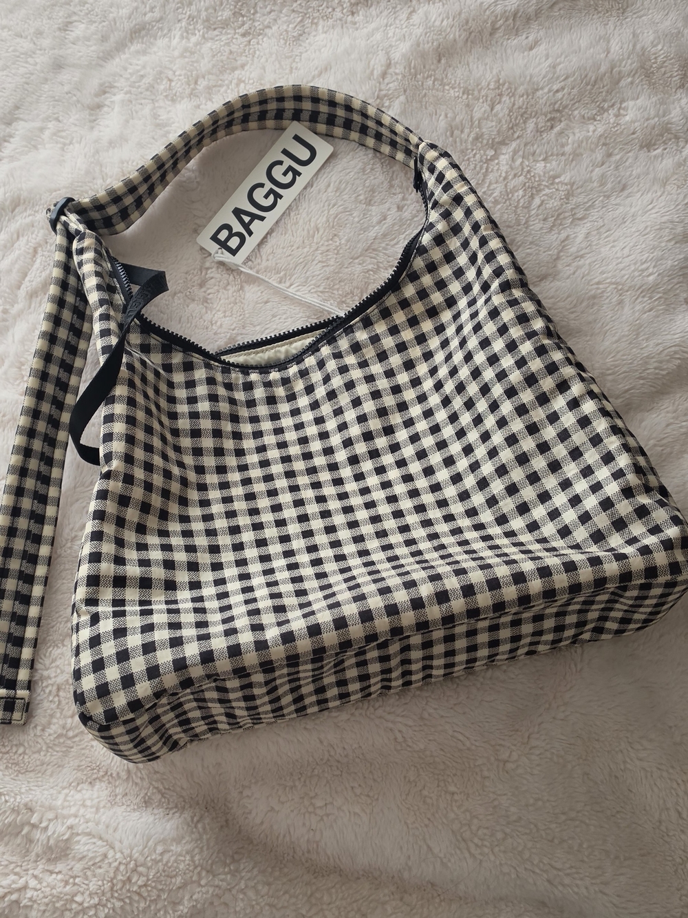 BAGGU Black and Cream Gingham Shoulder Bag